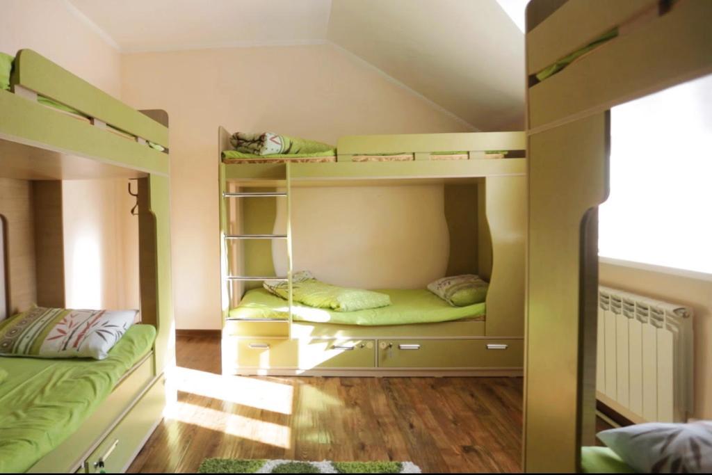 Хостел Almaty Backpackers Экстерьер фото