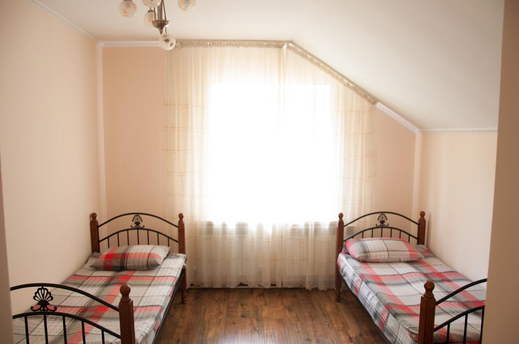 Хостел Almaty Backpackers Номер фото