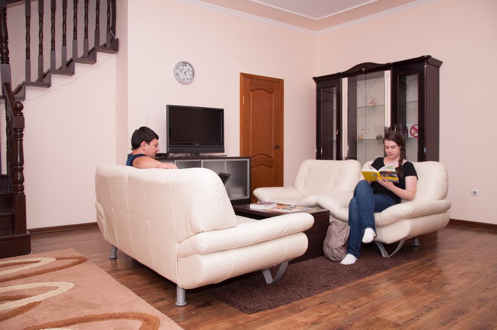Хостел Almaty Backpackers Экстерьер фото