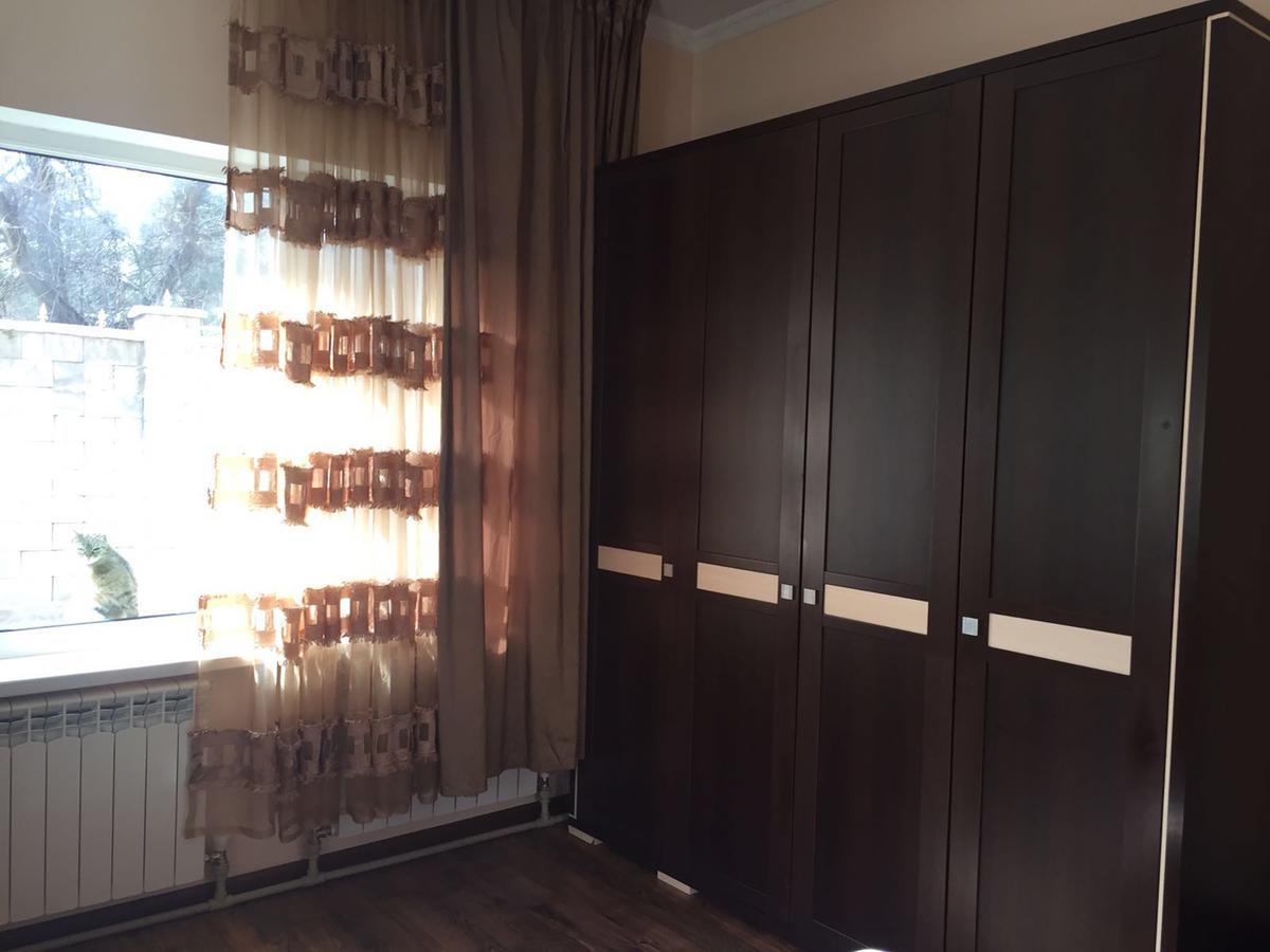 Хостел Almaty Backpackers Экстерьер фото