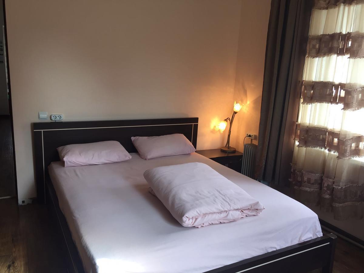 Хостел Almaty Backpackers Экстерьер фото